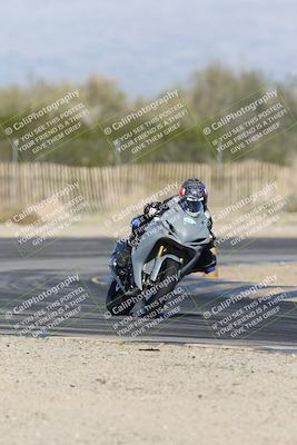 media/Jan-15-2026-Racers Edge (Thu) [[dfebeb70ab]]/2-A Group/Session 5 Turn 2/